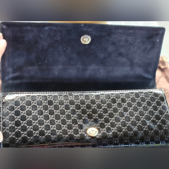 Gucci Microguccissima Patent Leather Clutch - Picture 7 of 15